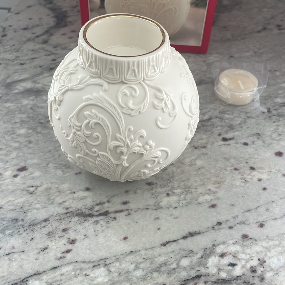 Lenox Cream Gold Tealight Holder Ornamental Glow Snowflake Porcelain Votive